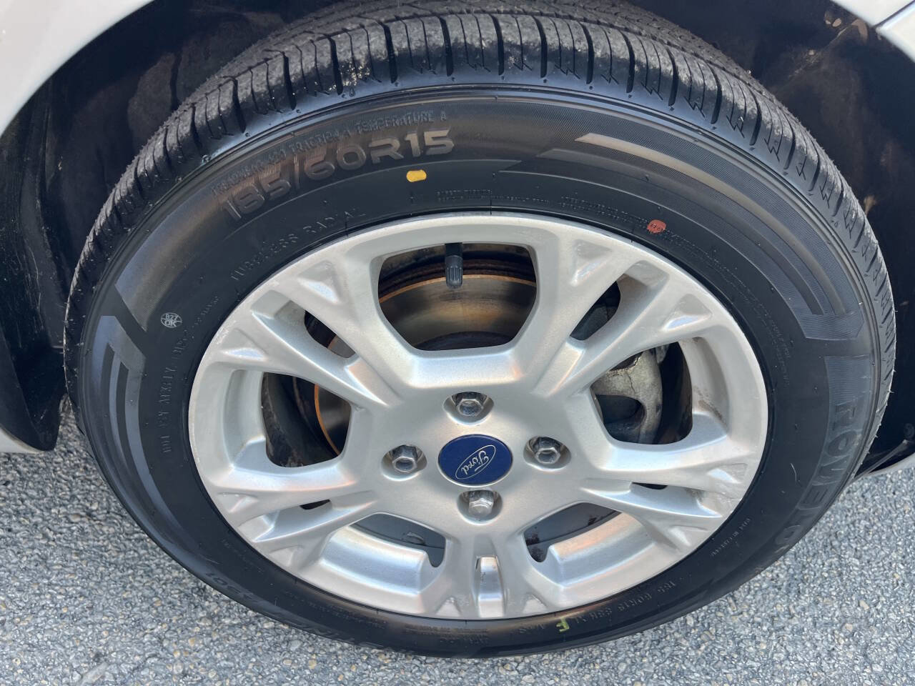Used 2015 Ford Fiesta SE image 22