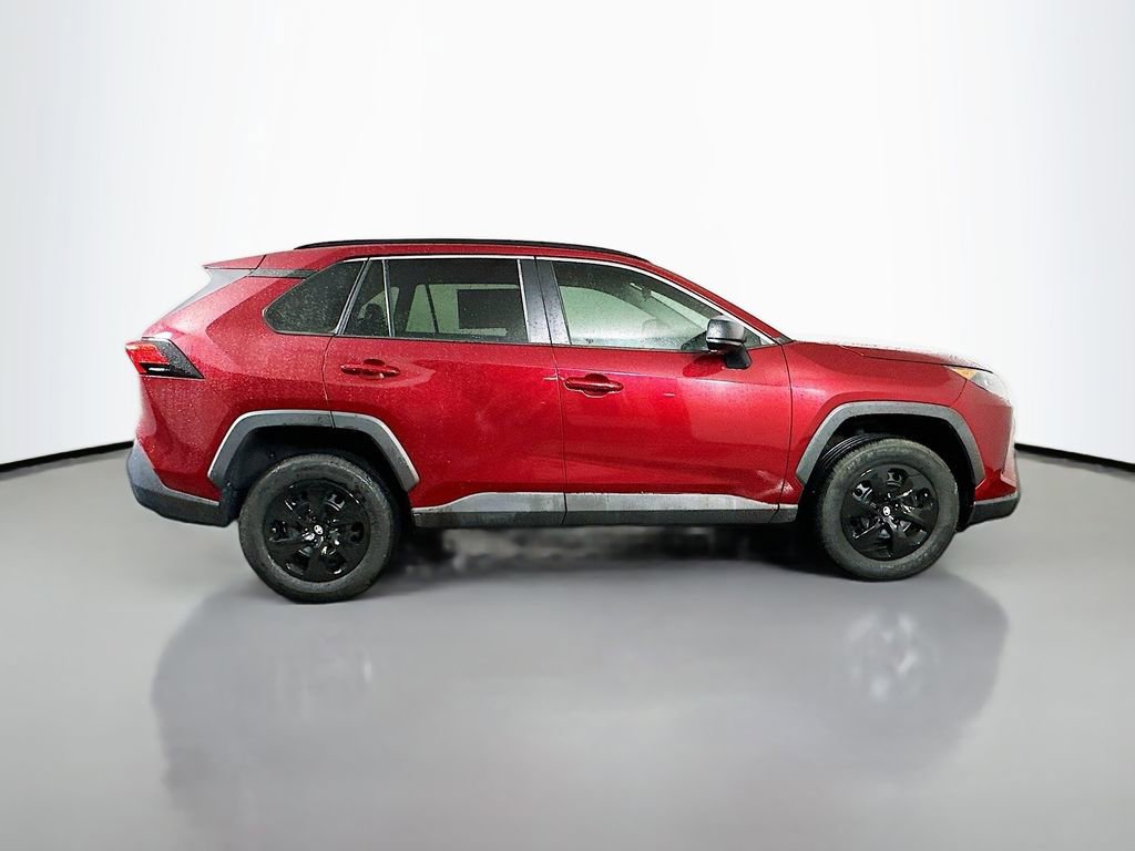 Used 2021 Toyota RAV4 LE image 7
