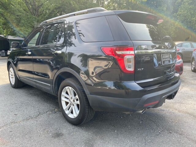 Used 2015 Ford Explorer XLT FWD image 2