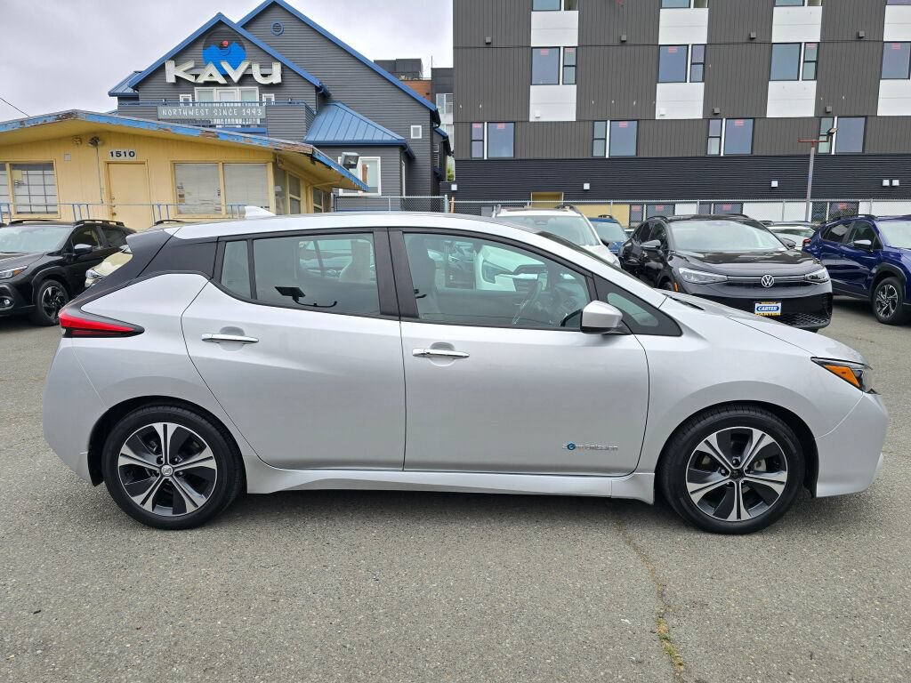 Used 2018 Nissan Leaf SV w/ Protection Package FWD image 2