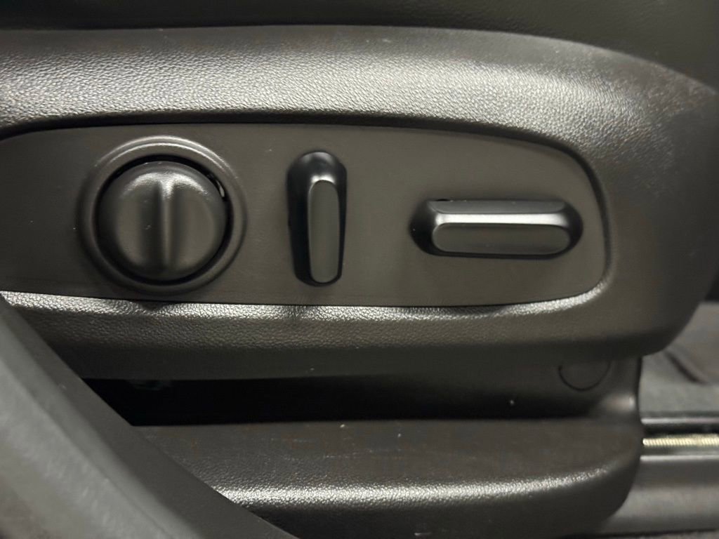 Used 2017 GMC Acadia Denali w/ Technology Package image 25