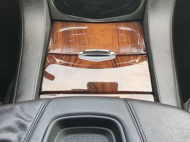 Used 2015 Cadillac Escalade ESV Luxury AWD/4WD image 18