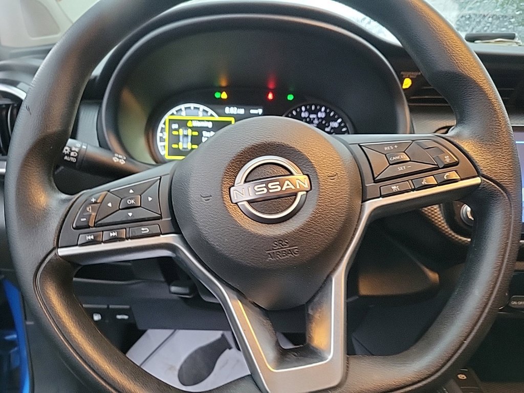 Used 2022 Nissan Kicks SV FWD image 9