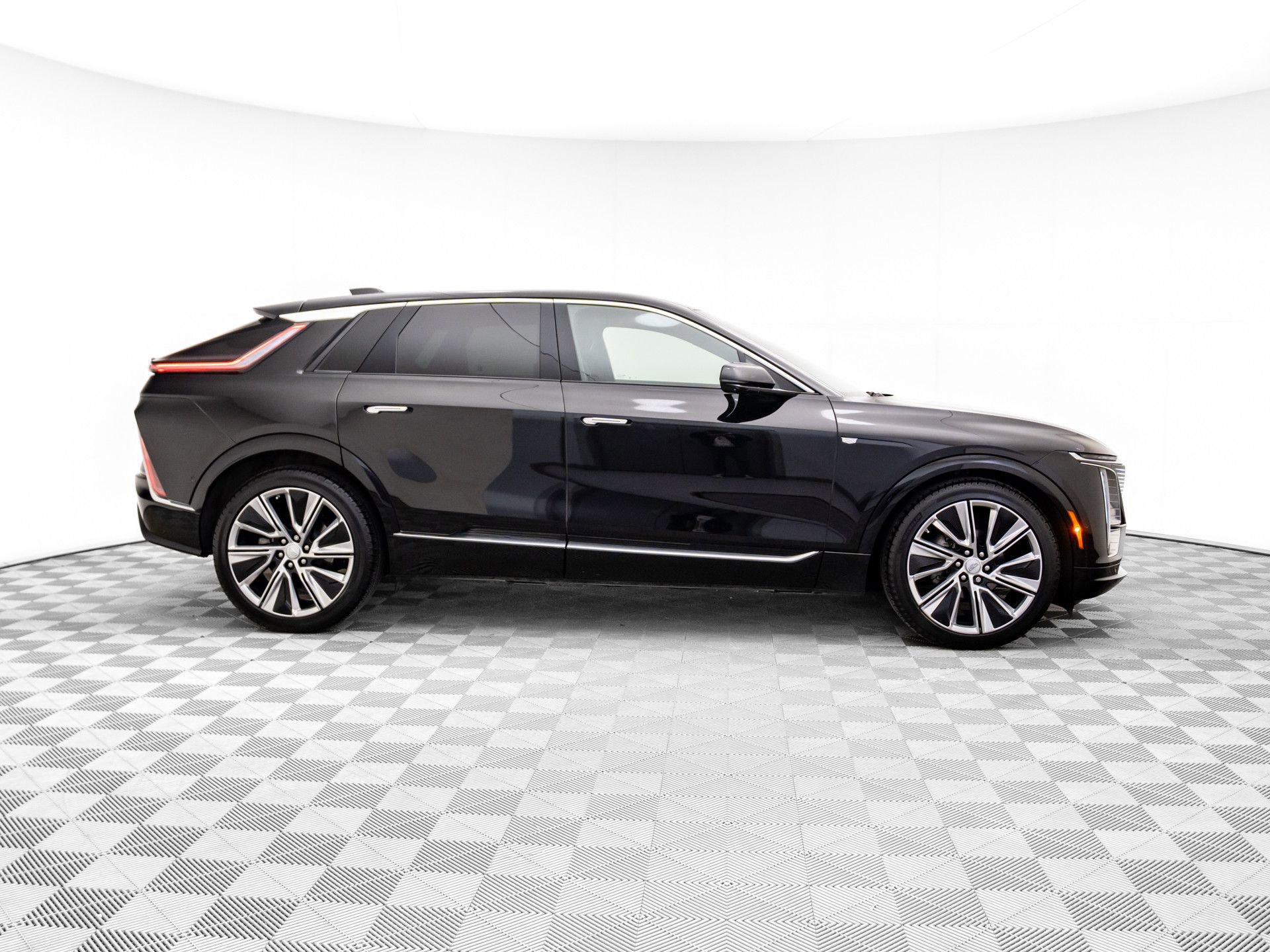 Certified 2024 Cadillac Lyriq Luxury w/ LPO, Floor Liner Package image 7