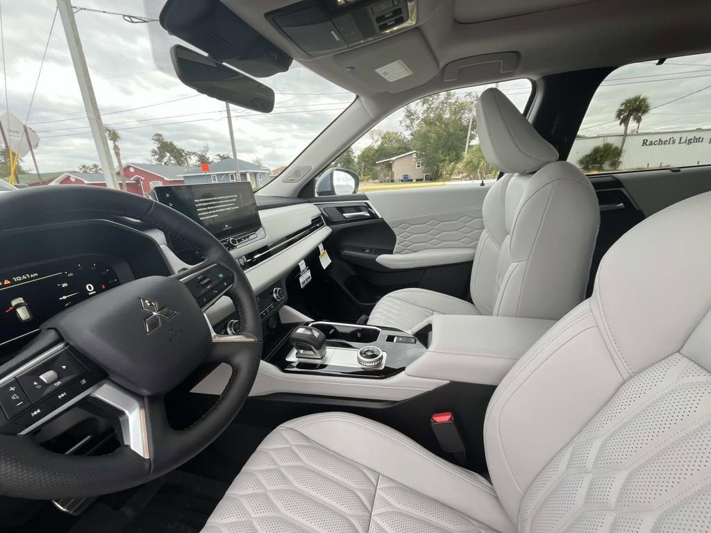 New 2026 Mitsubishi Outlander SEL FWD image 10