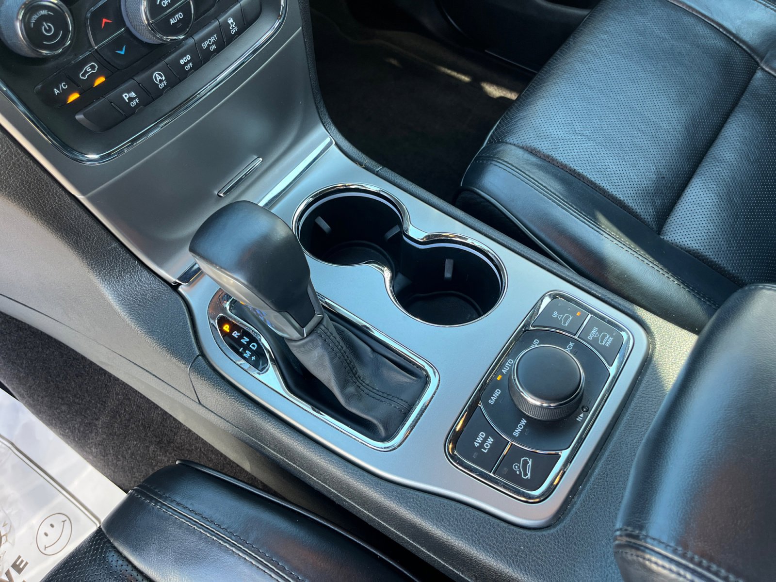 Used 2018 Jeep Grand Cherokee Overland image 25