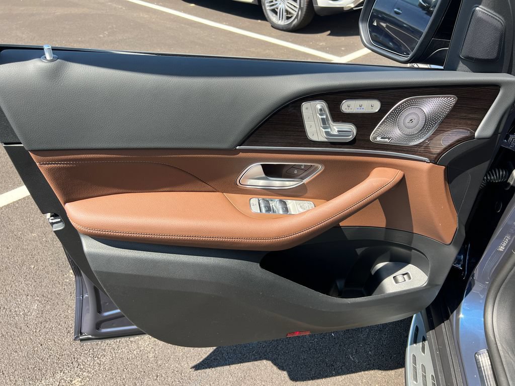 New 2026 Mercedes-Benz GLS 450 4MATIC image 10