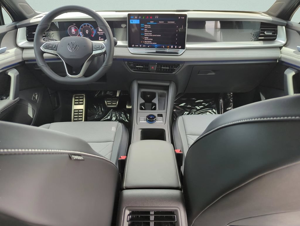 New 2026 Volkswagen Tiguan SE R-Line FWD image 21