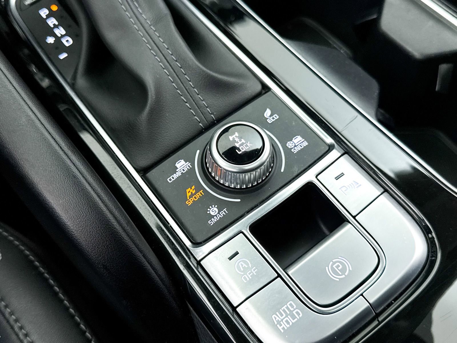 Used 2024 Kia Telluride S w/ S Sunroof Package image 9