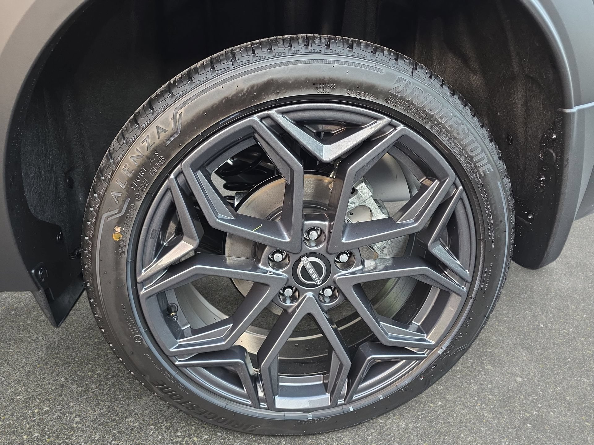 New 2026 Nissan Kicks SR FWD image 30