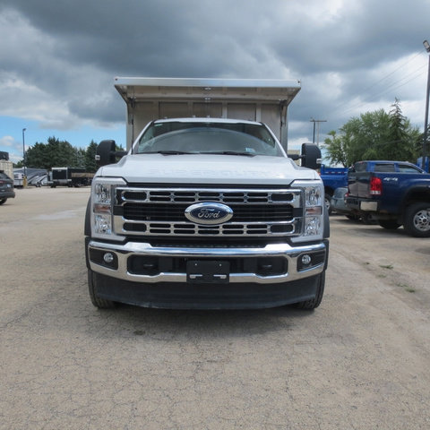 Used 2023 Ford F550 4x4 Regular Cab Super Duty w/ XLT Value Package image 2