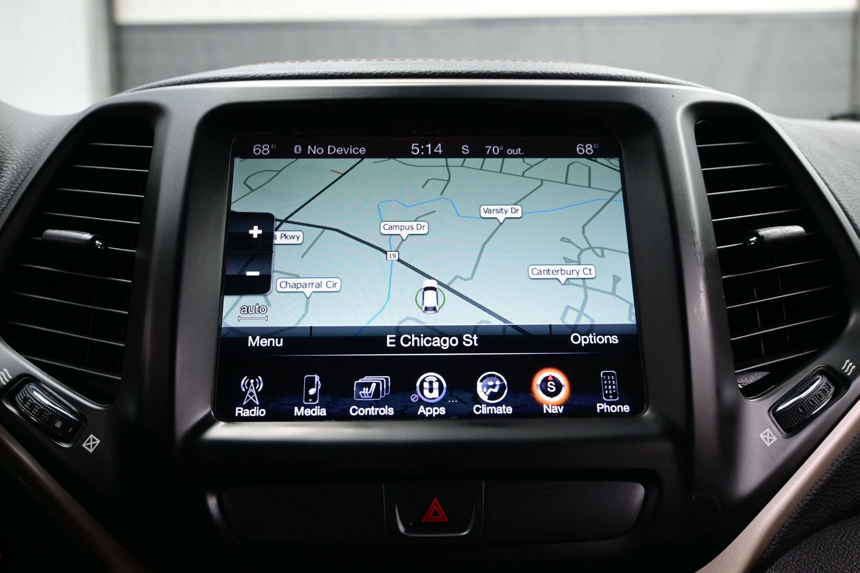 Used 2016 Jeep Cherokee Latitude w/ Comfort/Convenience Group image 18