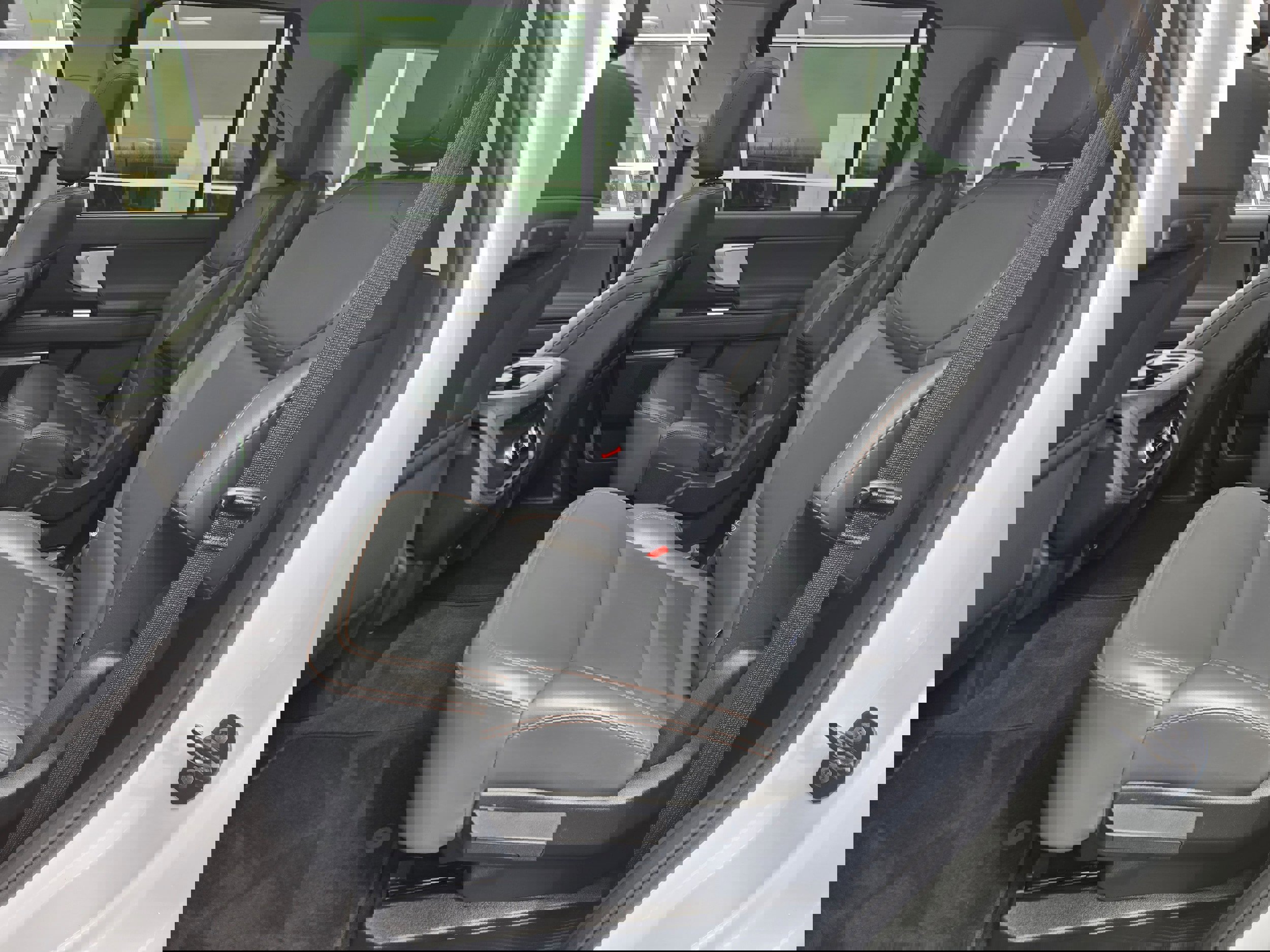 Certified 2025 Ford Expedition Active AWD/4WD image 13