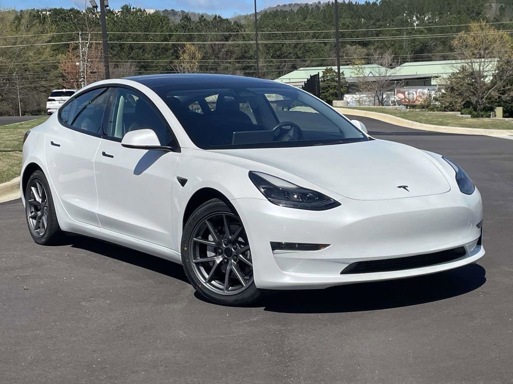 Used 2023 Tesla Model 3 Standard Range image 1