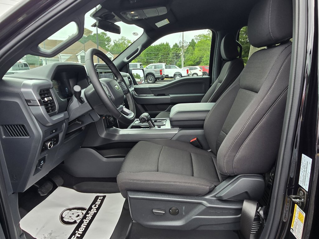 New 2025 Ford F150 XLT w/ Equipment Group 301A Standard image 9