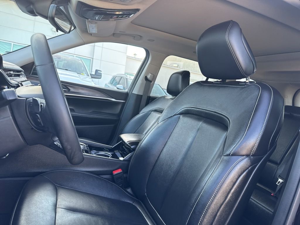 Used 2022 Jeep Grand Cherokee Limited 4xe image 15