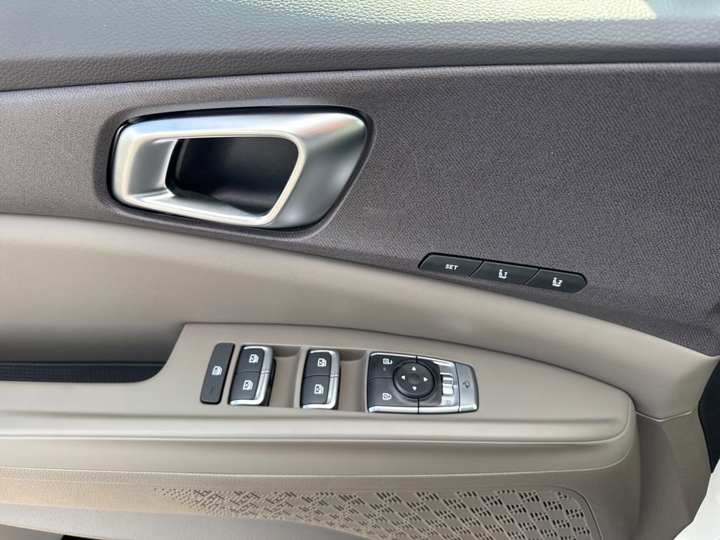 New 2026 Kia Carnival EX image 8