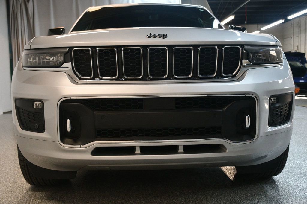 Used 2021 Jeep Grand Cherokee L Overland w/ Luxury Tech Group IV image 13