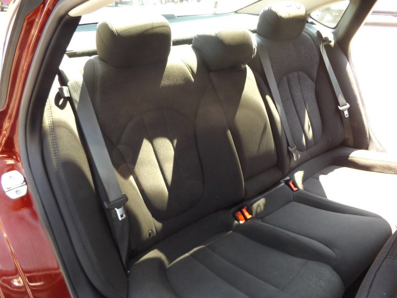 Used 2015 Chrysler 200 Limited w/ Convenience Group image 25