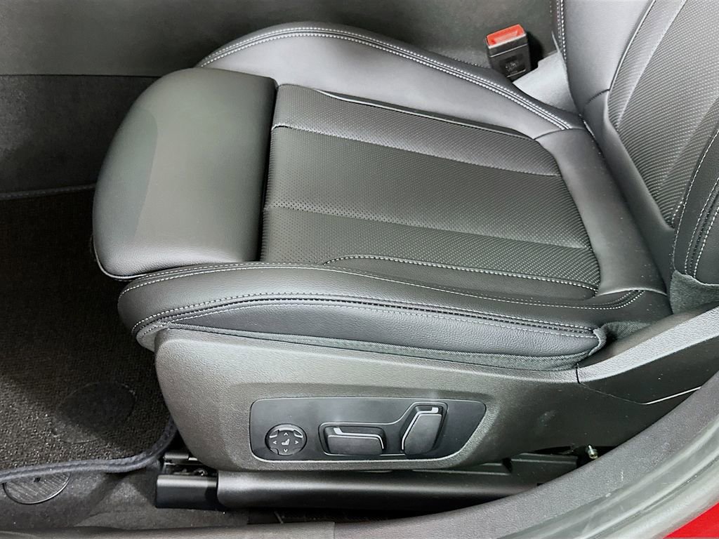 New 2026 BMW 330i Sedan w/ M Sport Package image 21