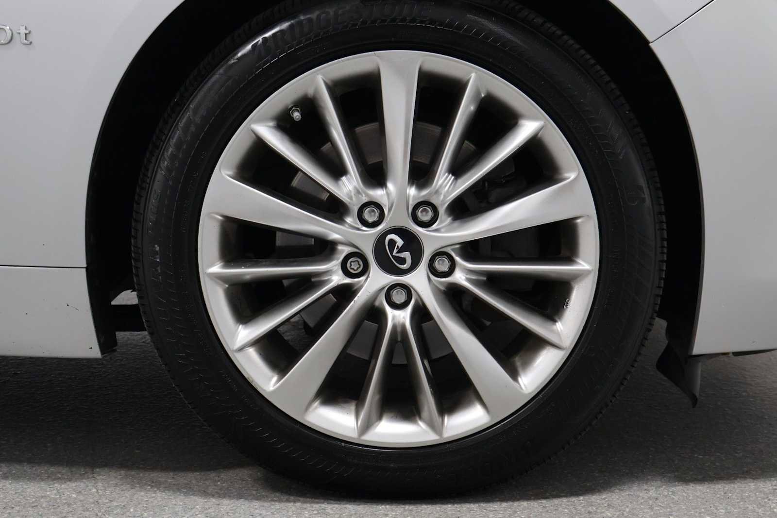 Used 2019 INFINITI Q50 Luxe w/ Essential Package (3.0T Luxe) AWD/4WD image 12