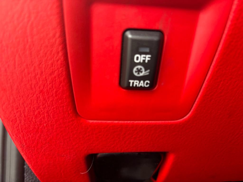 Used 2005 Ford Thunderbird RWD image 25