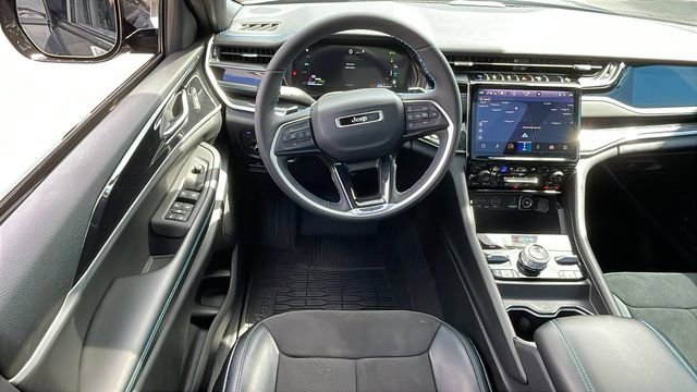 Used 2023 Jeep Grand Cherokee Trailhawk image 15