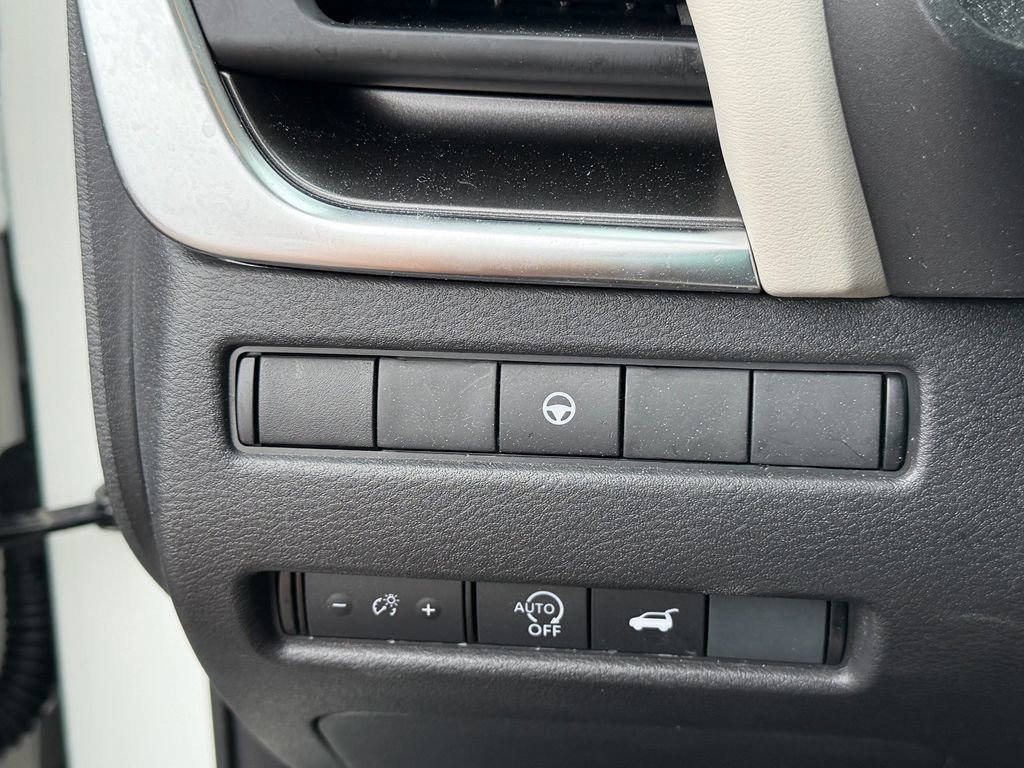 Certified 2023 Nissan Rogue SV w/ SV Premium B Package FWD image 24