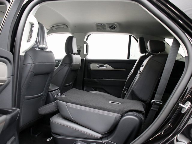 New 2026 Ford Explorer Active image 13