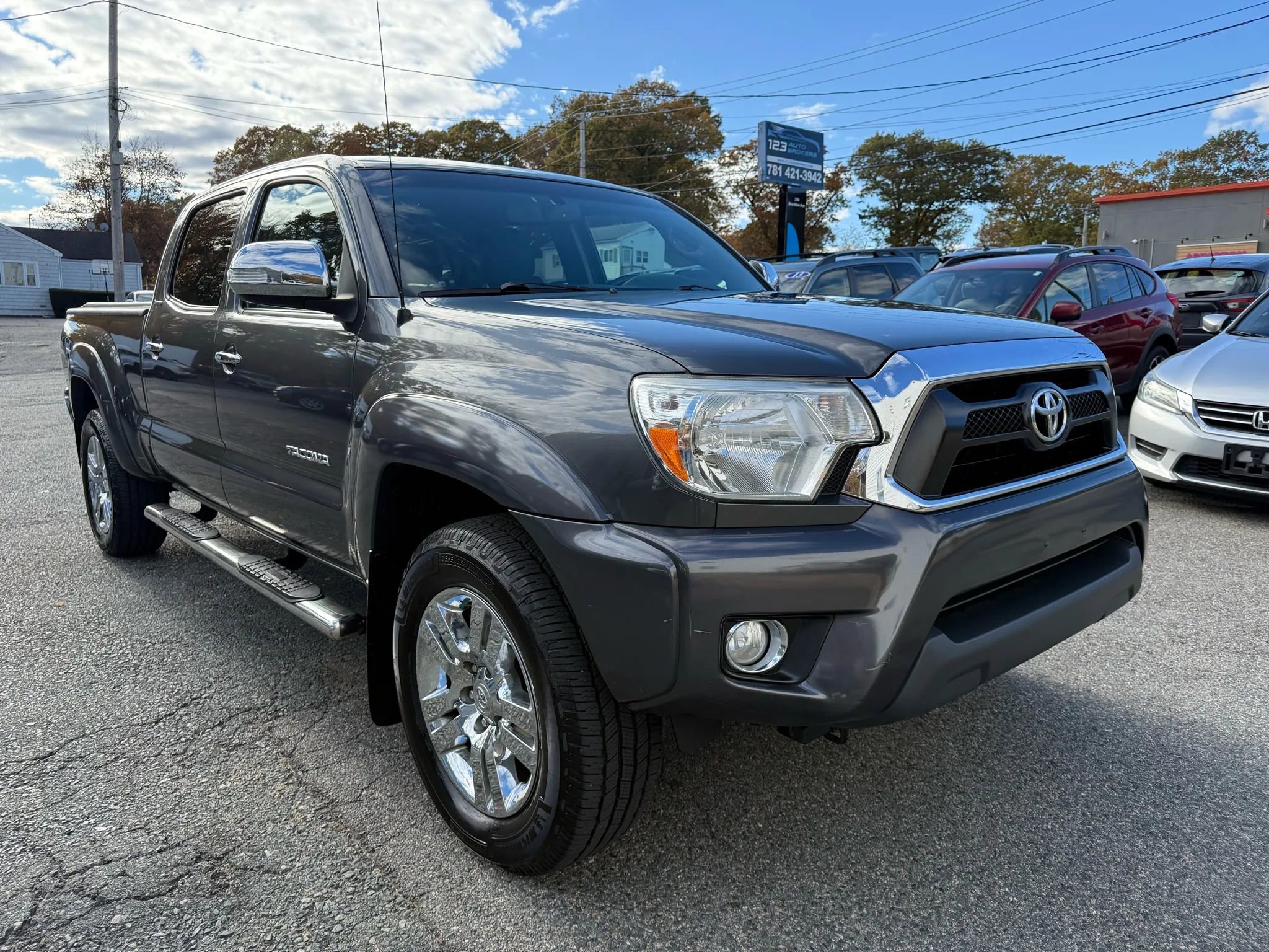 Used 2014 Toyota Tacoma 4x4 Double Cab w/ Limited Package image 1