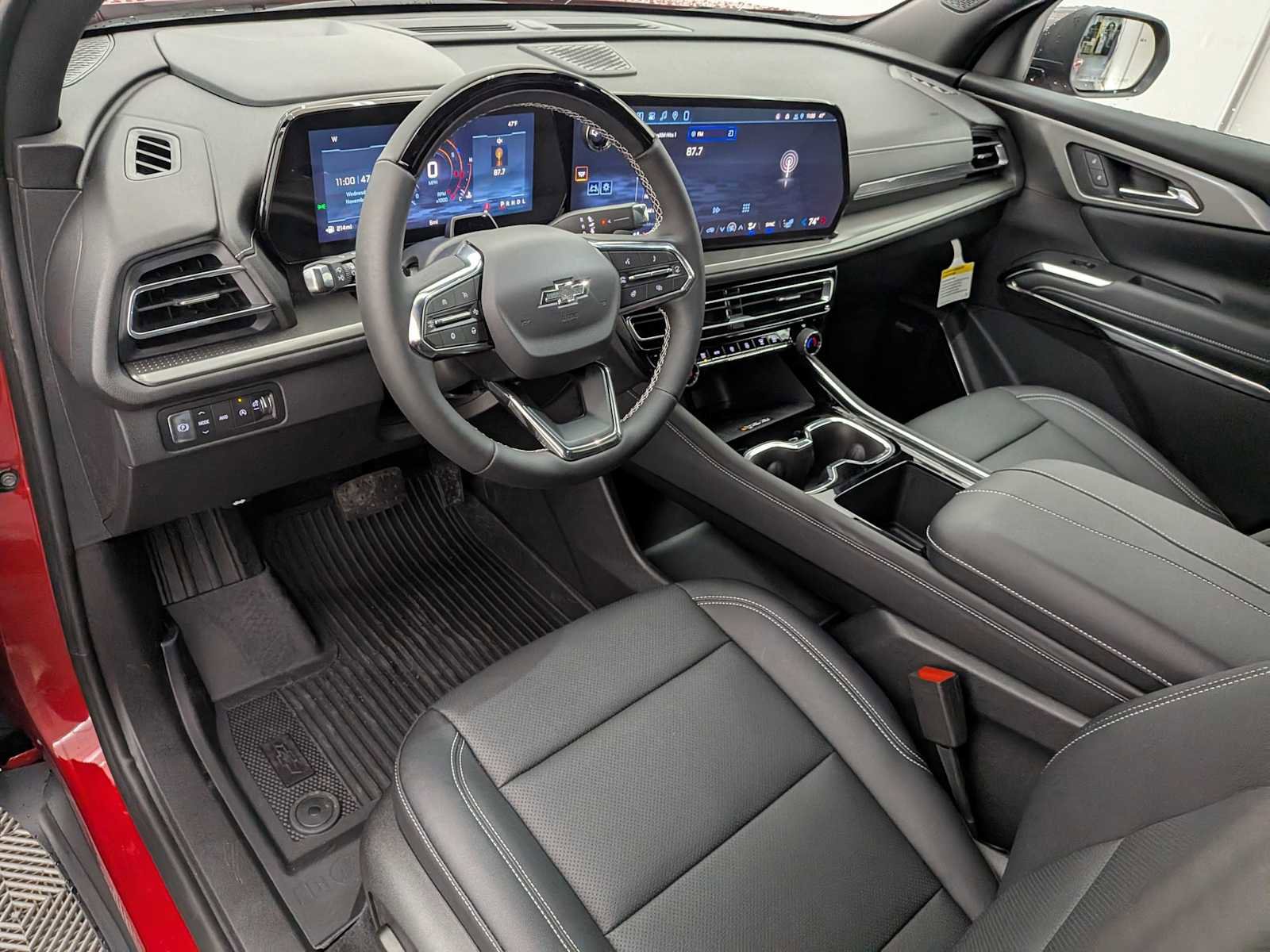 New 2026 Chevrolet Traverse LT w/ Enhanced Driving Package image 2