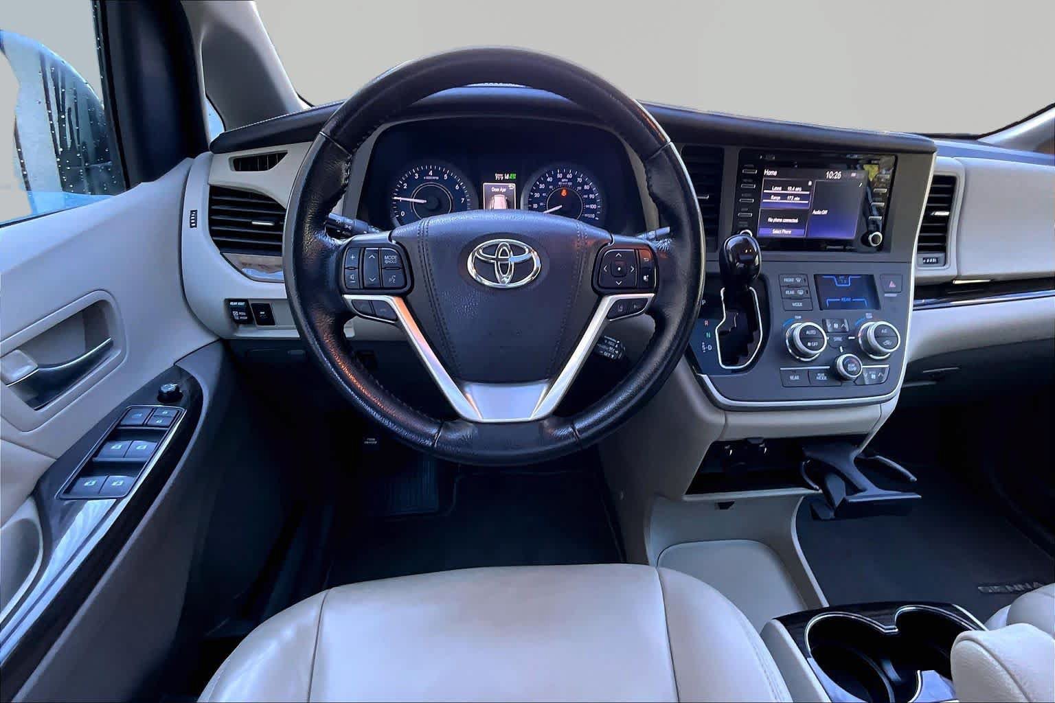 Used 2020 Toyota Sienna XLE FWD image 6