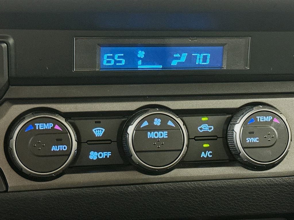 Used 2022 Toyota Tacoma TRD Off-Road w/ Technology Package AWD/4WD image 16