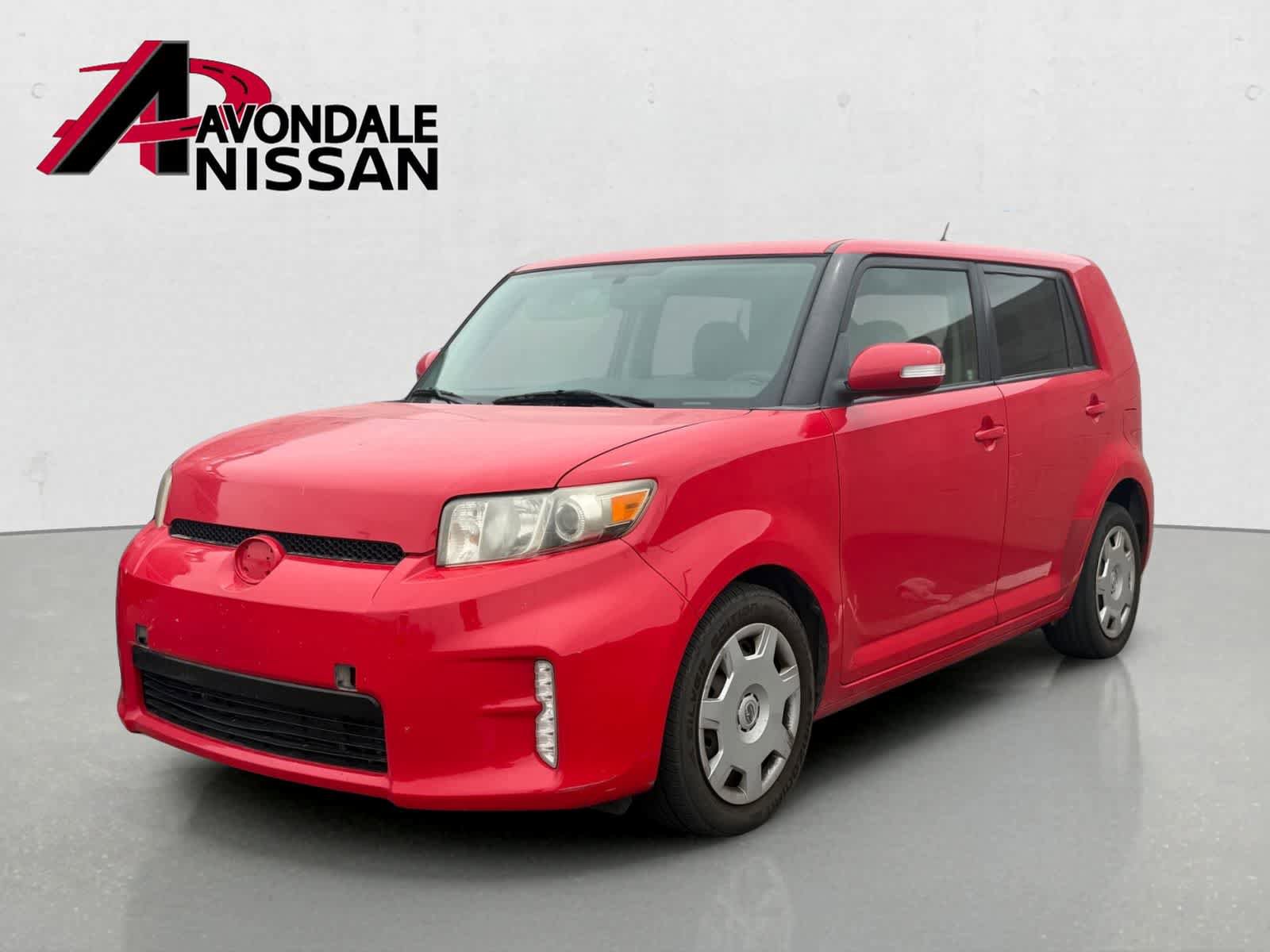 Used 2014 Scion xB FWD image 2