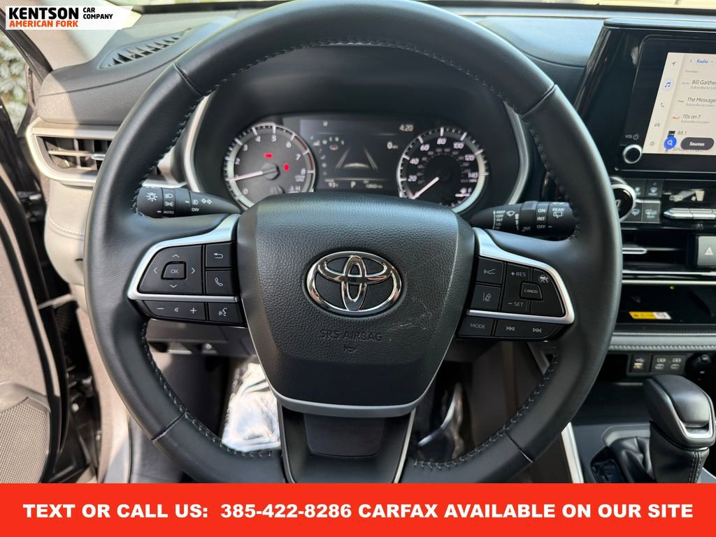 Used 2025 Toyota Highlander XLE image 18