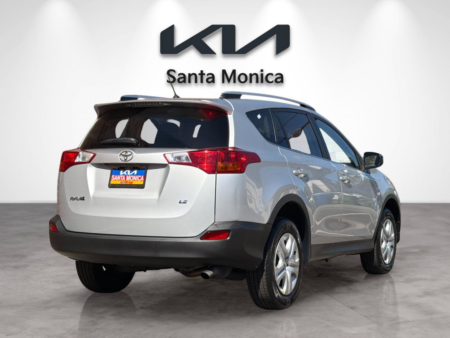 Used 2015 Toyota RAV4 LE FWD image 6