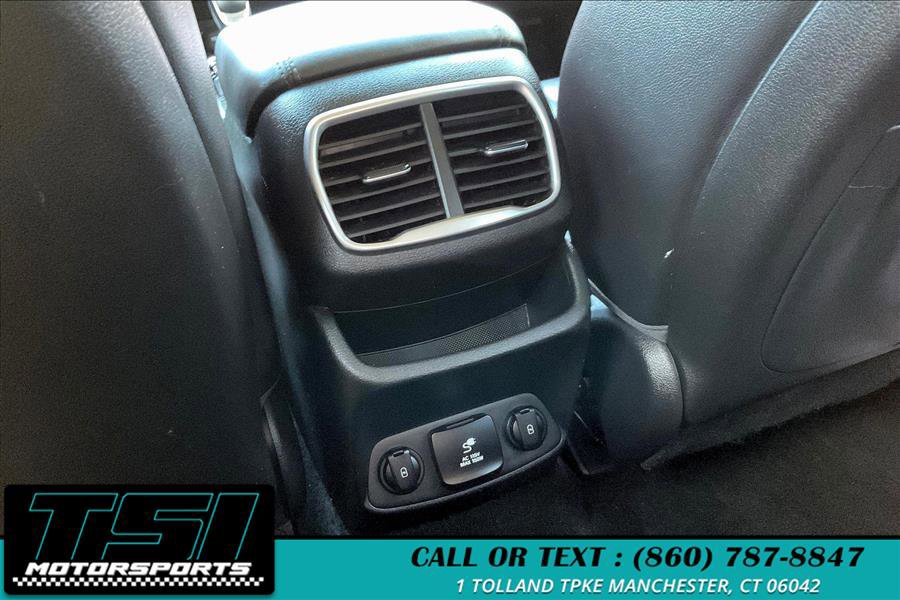 Used 2020 Hyundai Santa Fe Limited image 32