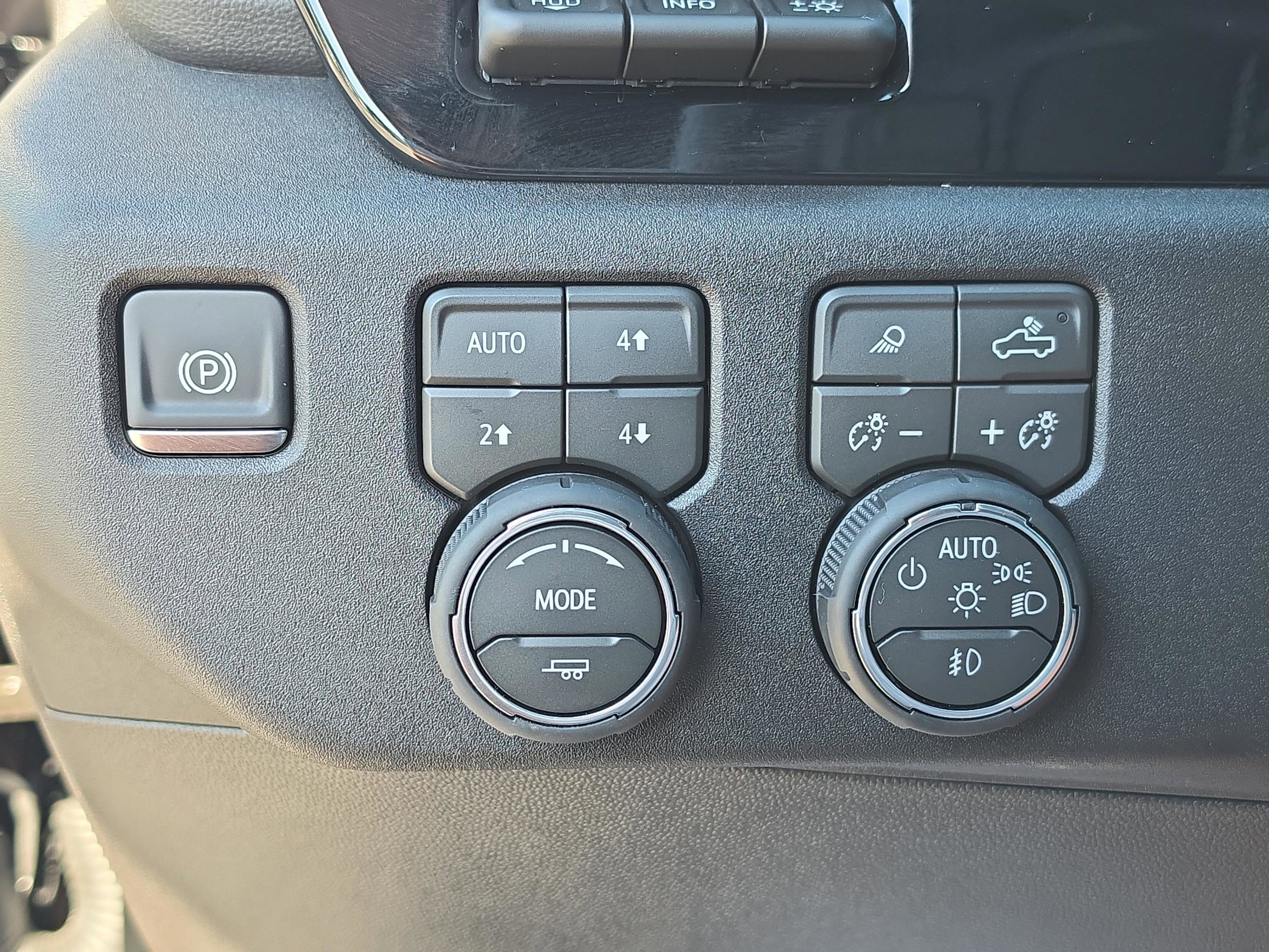 Used 2026 Chevrolet Silverado 2500 ZR2 AWD/4WD image 36