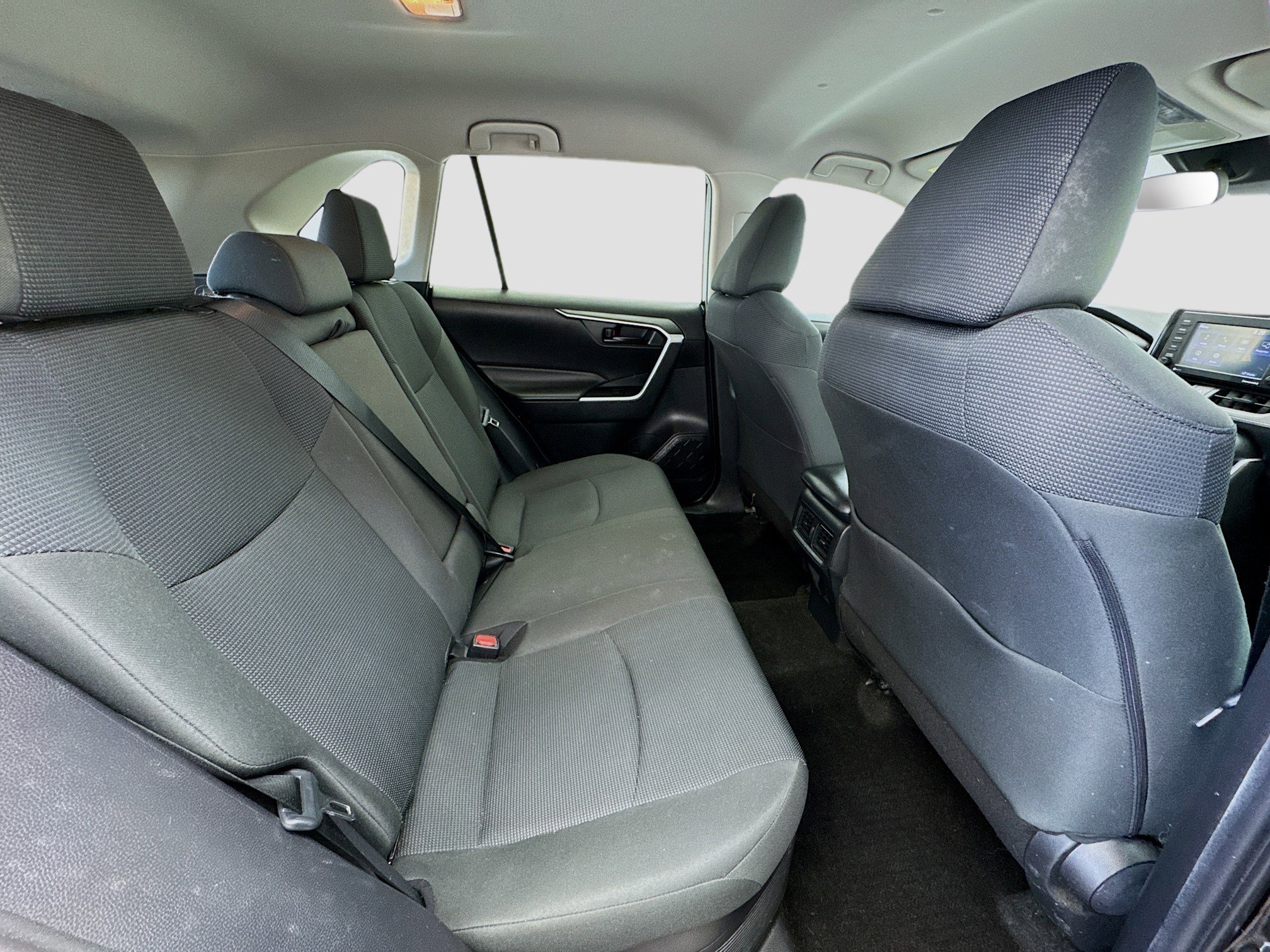 Used 2020 Toyota RAV4 LE AWD/4WD image 18