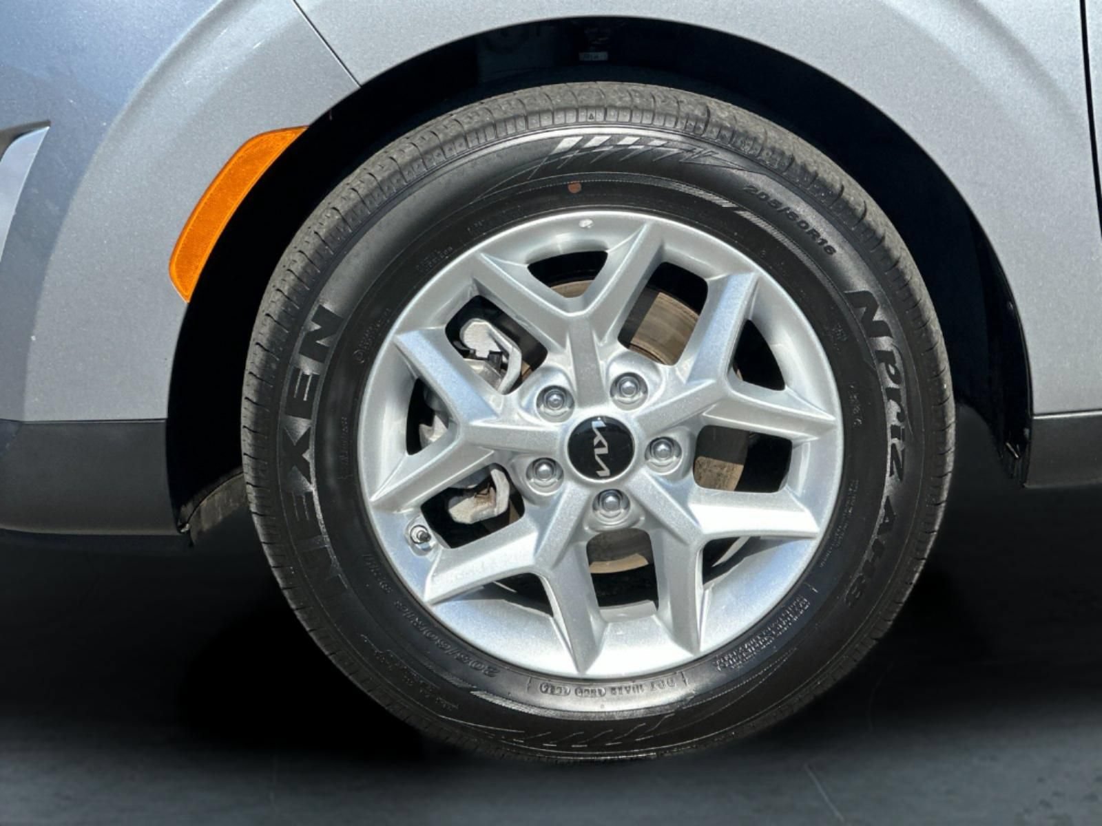 Used 2025 Kia Soul LX w/ LX Technology Package FWD image 24