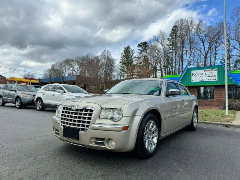 Used 2006 Chrysler 300 C w/ Navigation & Sound Group II