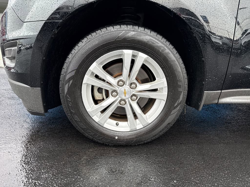 Used 2017 Chevrolet Equinox LS image 31