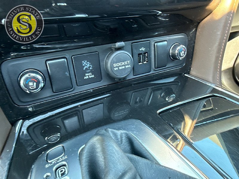 Used 2019 Nissan Armada Platinum w/ Captain's Chairs Package image 27