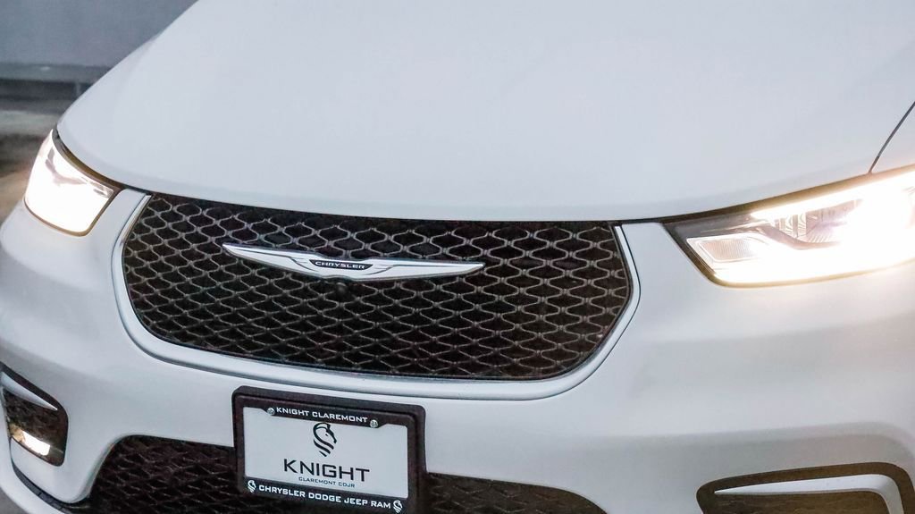 New 2026 Chrysler Pacifica Pinnacle w/ Trailer Tow Group image 6