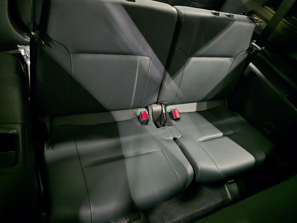 Used 2025 Mitsubishi Outlander SE FWD image 35