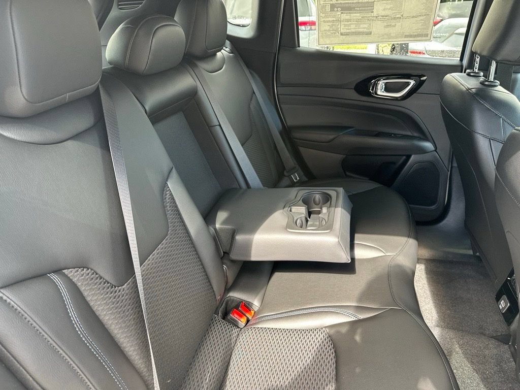New 2026 Jeep Compass Latitude AWD/4WD image 18