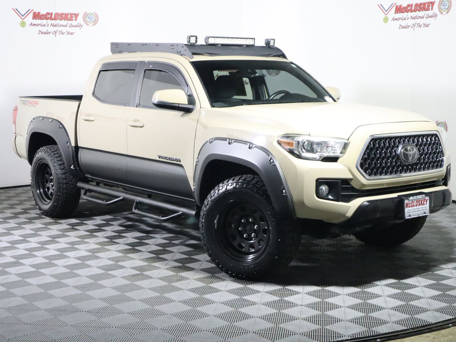 Used 2019 Toyota Tacoma TRD Off-Road w/ Technology Package AWD/4WD image 3