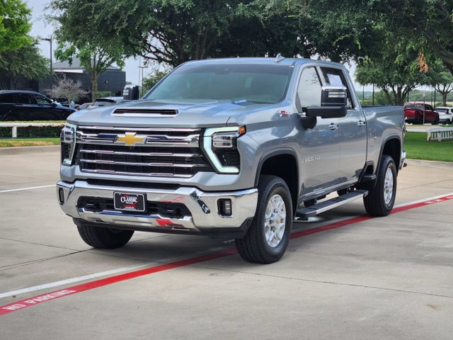 Used 2025 Chevrolet Silverado 2500 LTZ w/ LTZ Convenience Package AWD/4WD image 11