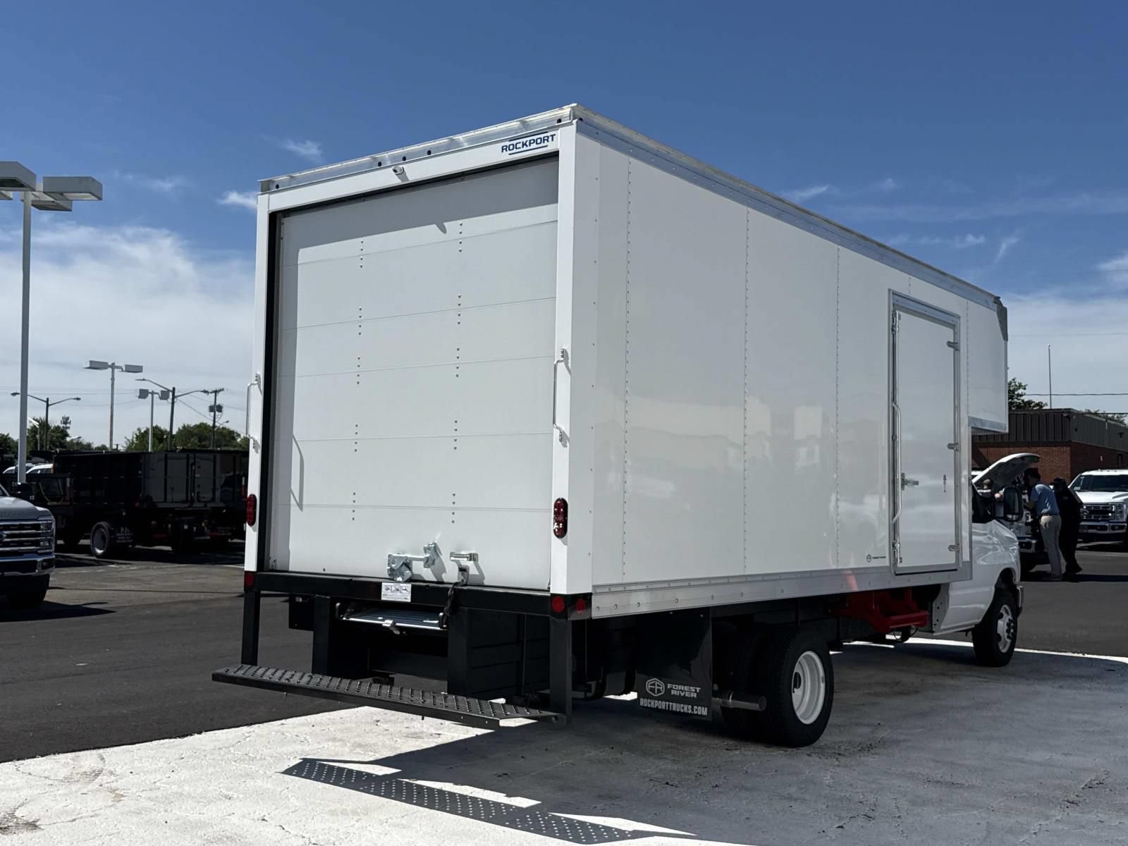New 2027 Ford E-450 and Econoline 450 Super Duty w/ Power Equipment Group RWD image 3