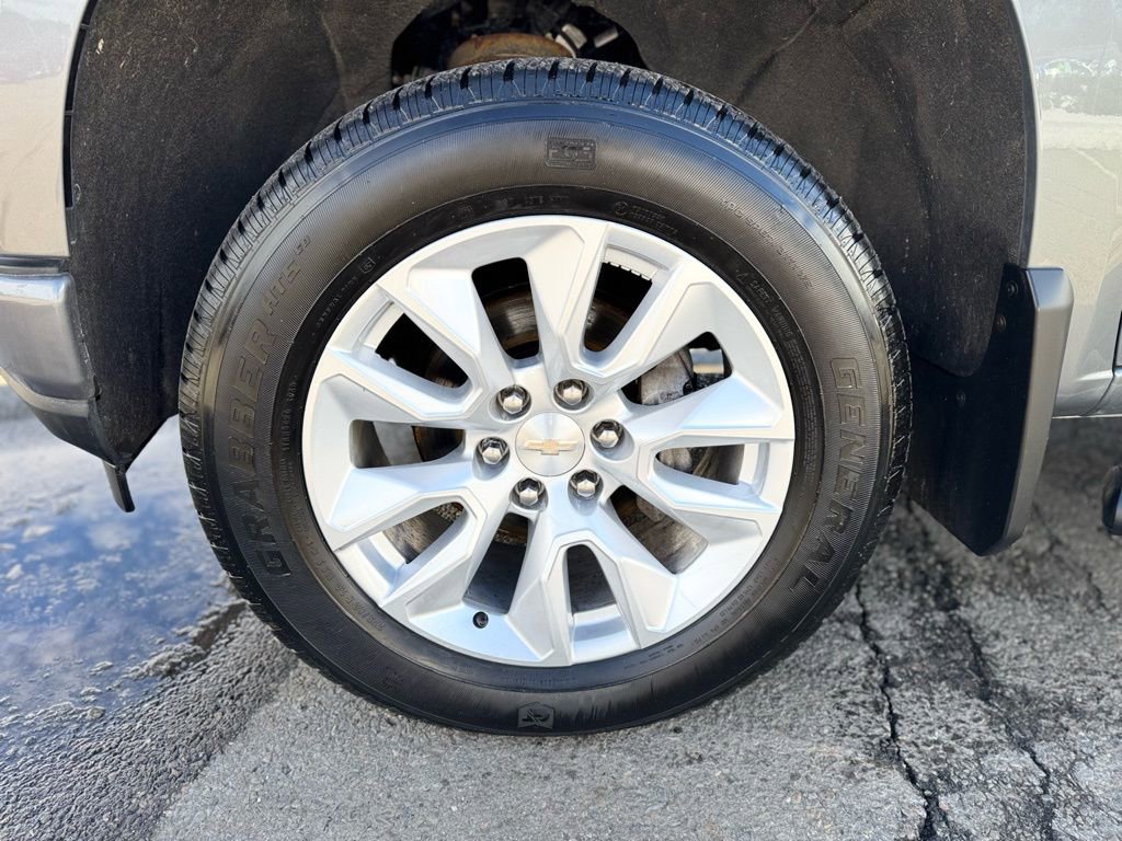 Used 2021 Chevrolet Silverado 1500 Custom w/ LPO, Dark Essentials Package image 2